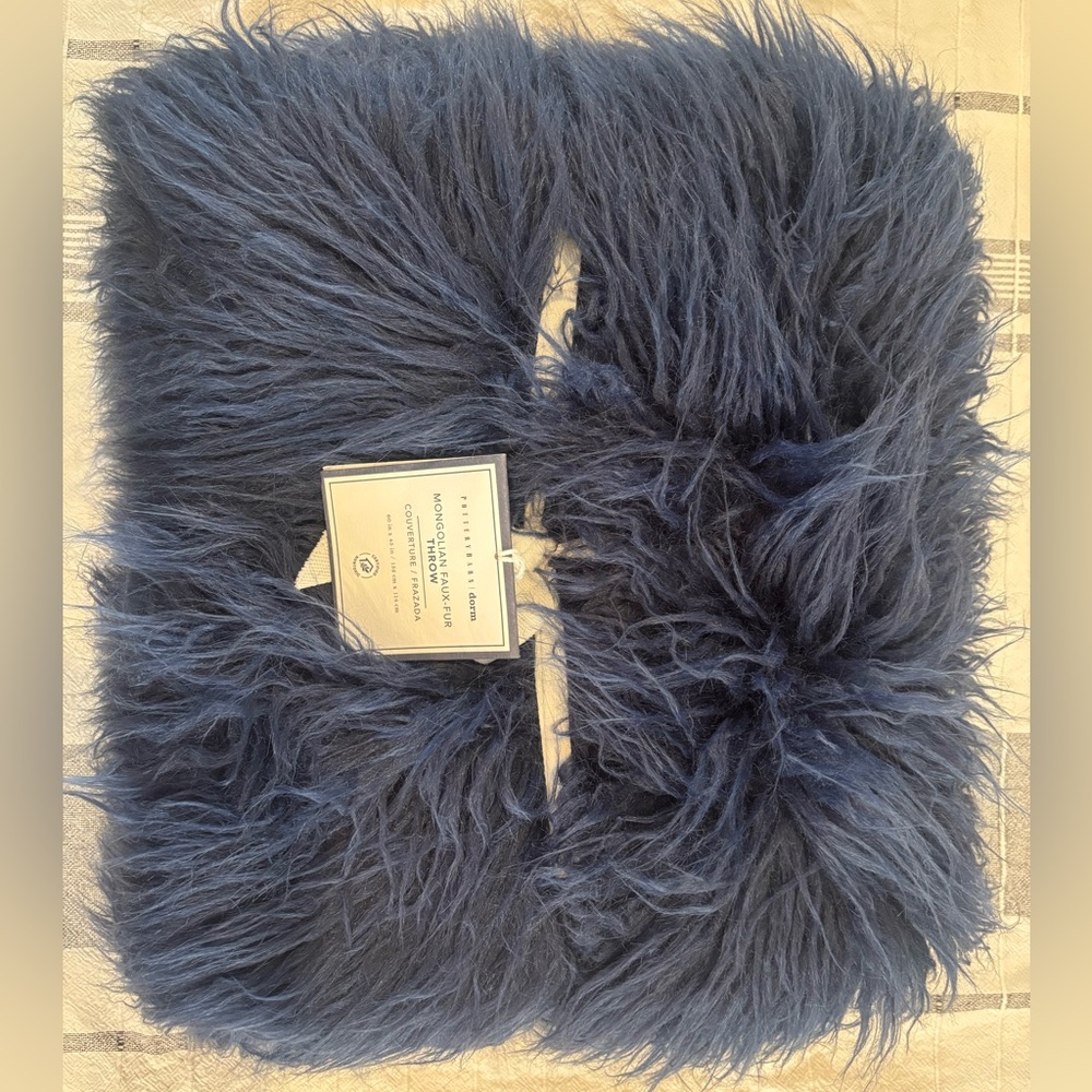 Pottery Barn‎ Dorm Faux Mongolian Fur Throw - Picture 4 of 4
